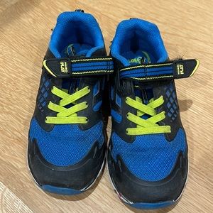 stride rite blue sneakers in 10W